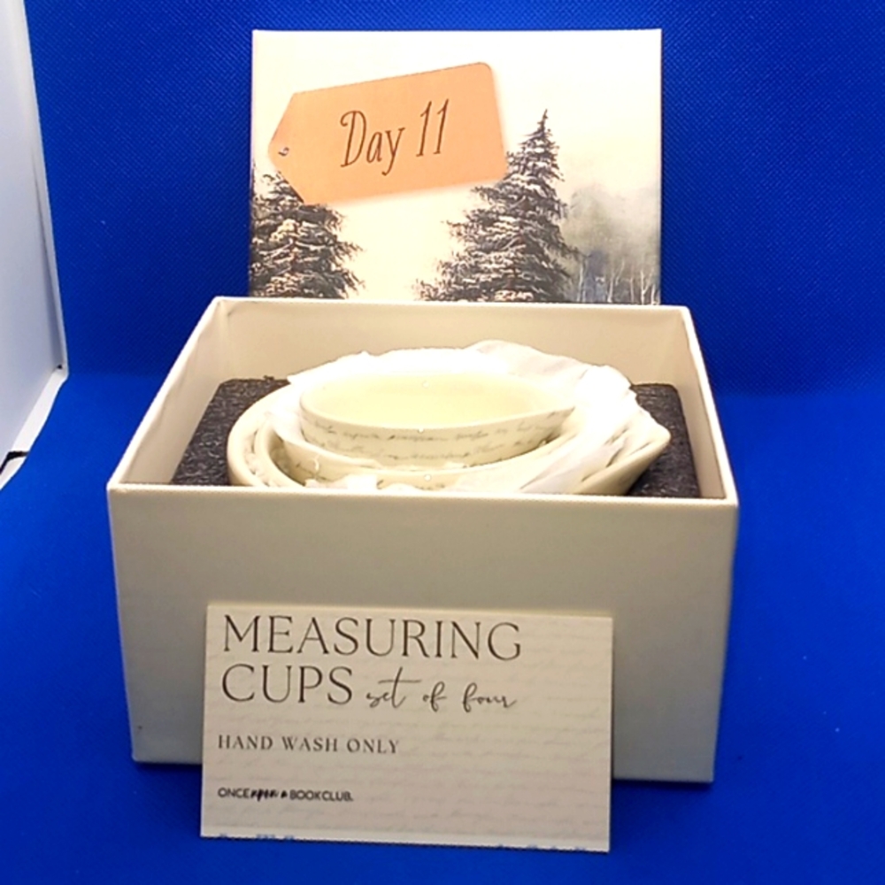 Pretty set of measuring cups new